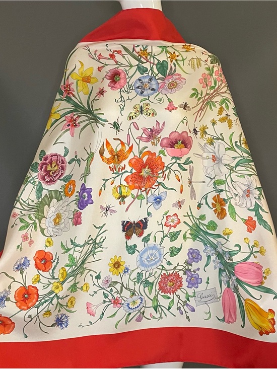Gucci Accessories - Coveted Gucci Flora Accornero Silk Scarf 34 In Very Good Condition
